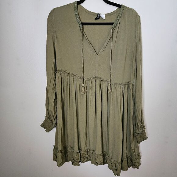 Divided Dresses & Skirts - Divided Dress Long Sleeve H&M Green Mini V-Neck Tassels Casual Viscose Neutral